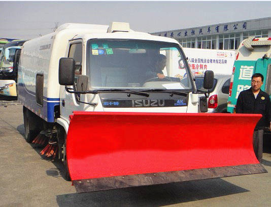 五十鈴鏟雪<a href=http://m.jzdaj.com/saoluche/ target=_blank class=infotextkey>掃路車(chē)</a>
